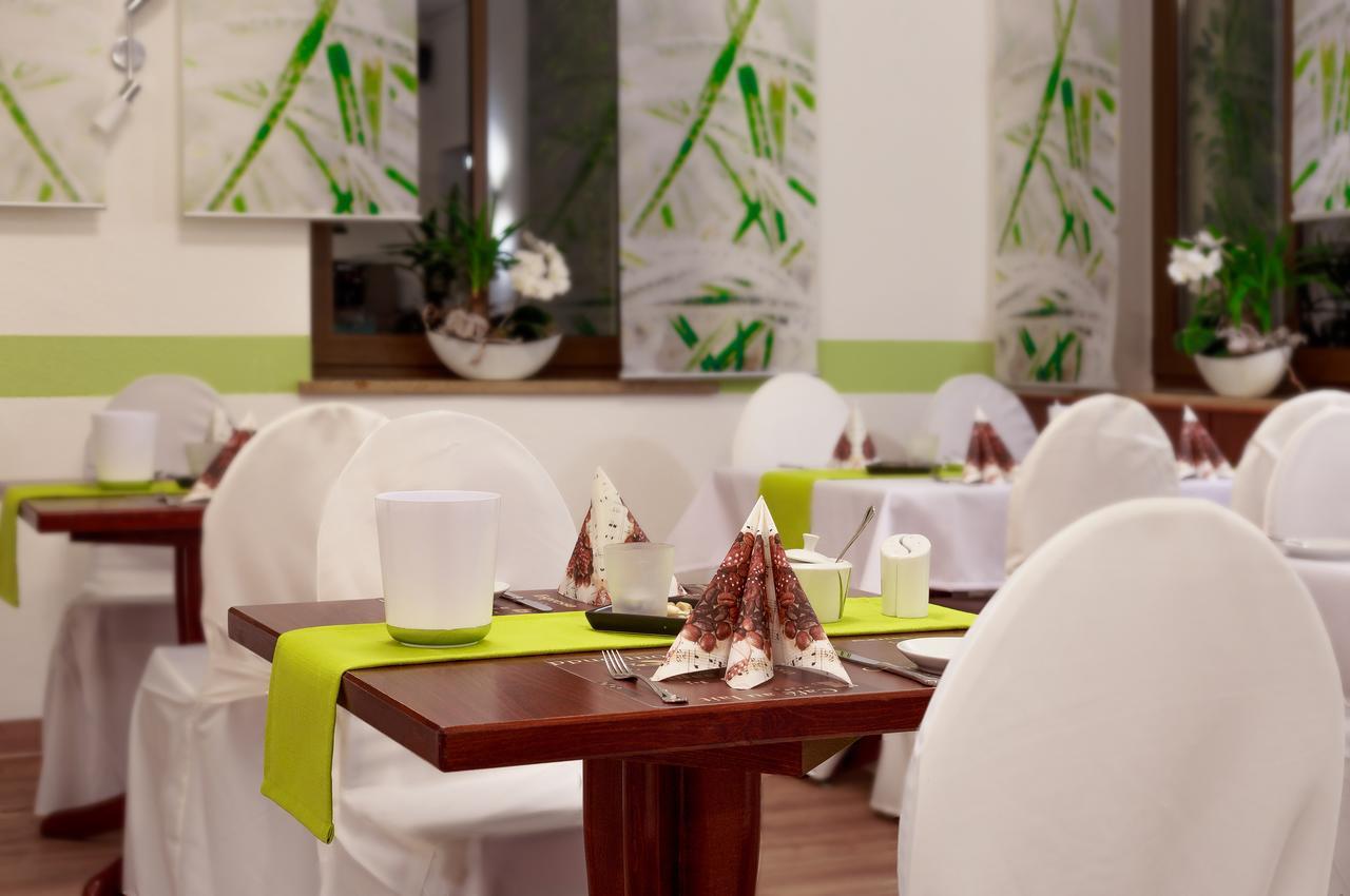 Hotel Am Markt Ehrenfriedersdorf Екстериор снимка